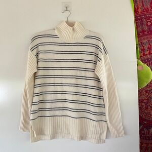 L.L. Bean striped White Sweater‎ Cozy Women's Size M Pullover Core Preppyreppy S